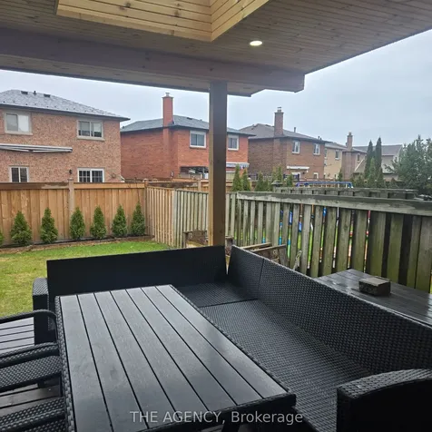 513 Alder Court Pickering ON L1V 4T2