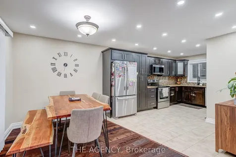 513 Alder Court Pickering ON L1V 4T2