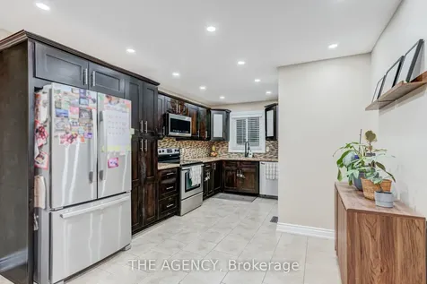 513 Alder Court Pickering ON L1V 4T2
