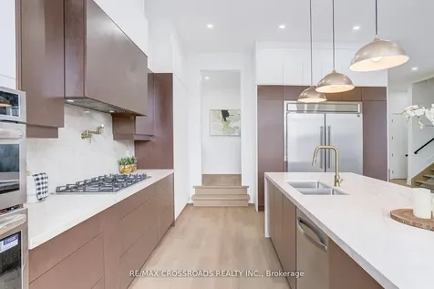 642 Annland Street Pickering ON L1W 1B1