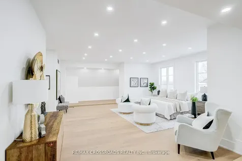 642 Annland Street Pickering ON L1W 1B1
