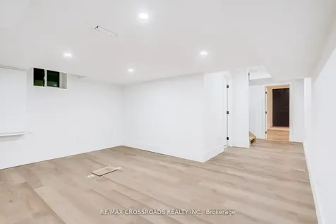 642 Annland Street Pickering ON L1W 1B1