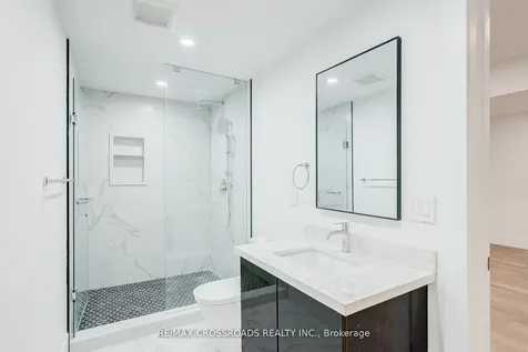 642 Annland Street Pickering ON L1W 1B1