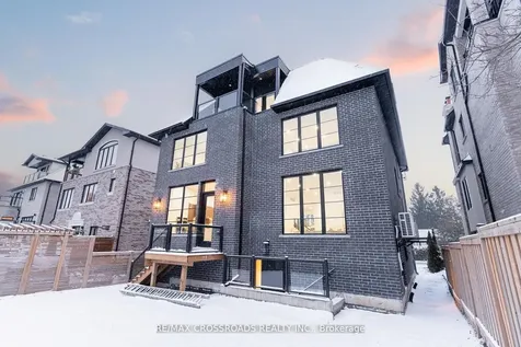 642 Annland Street Pickering ON L1W 1B1