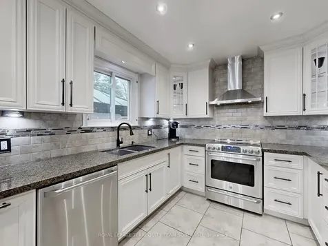 1549 Saugeen Drive Pickering ON L1V 5P9