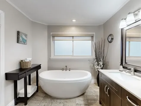 1549 Saugeen Drive Pickering ON L1V 5P9