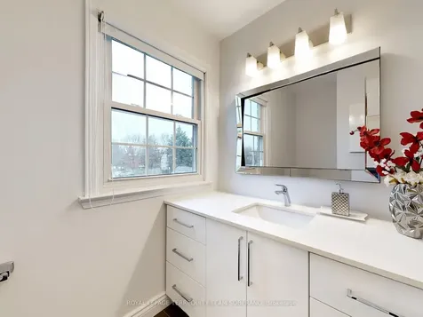 1549 Saugeen Drive Pickering ON L1V 5P9