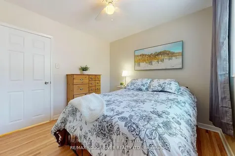 18 Darlingside Drive Toronto ON M1E 3N8