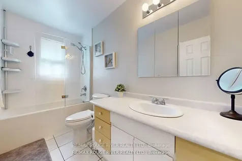 18 Darlingside Drive Toronto ON M1E 3N8