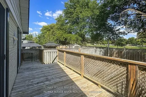 18 Darlingside Drive Toronto ON M1E 3N8
