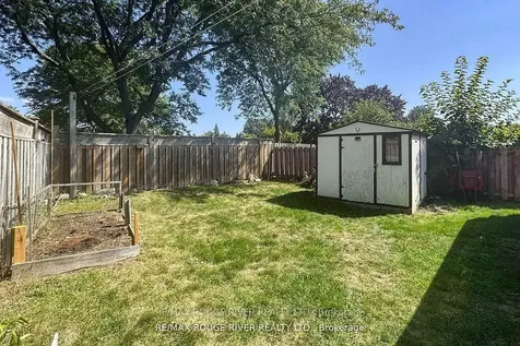 18 Darlingside Drive Toronto ON M1E 3N8