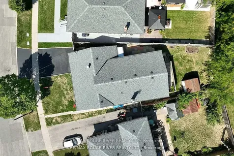 18 Darlingside Drive Toronto ON M1E 3N8