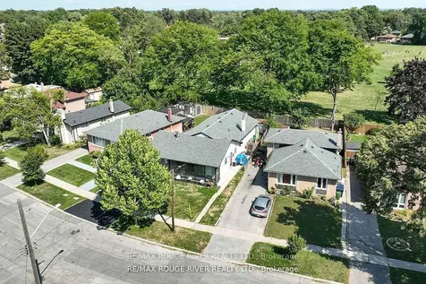 18 Darlingside Drive Toronto ON M1E 3N8