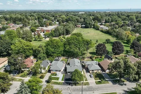 18 Darlingside Drive Toronto ON M1E 3N8