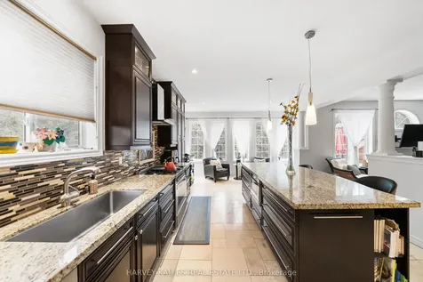 86 Rockland Crescent Whitby ON L1M 0A9