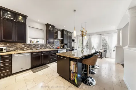 86 Rockland Crescent Whitby ON L1M 0A9