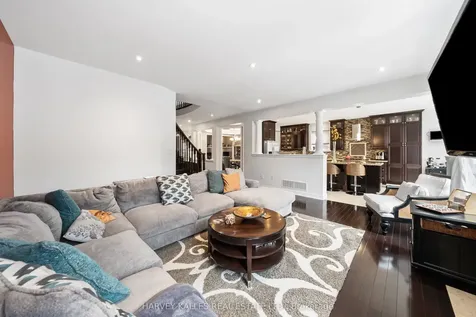 86 Rockland Crescent Whitby ON L1M 0A9