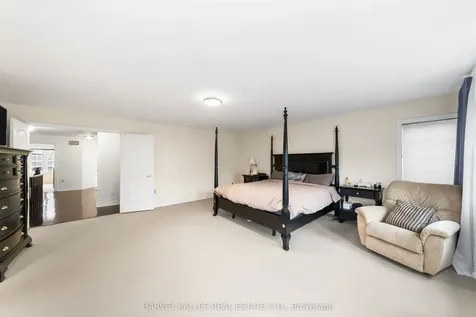 86 Rockland Crescent Whitby ON L1M 0A9