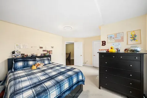 86 Rockland Crescent Whitby ON L1M 0A9