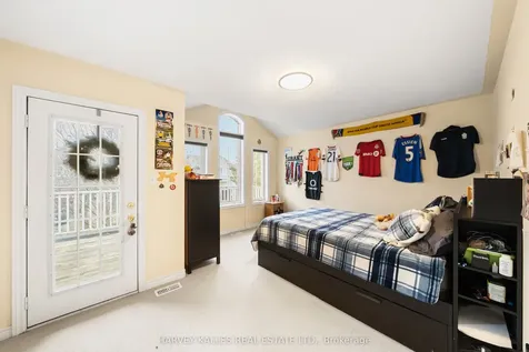 86 Rockland Crescent Whitby ON L1M 0A9