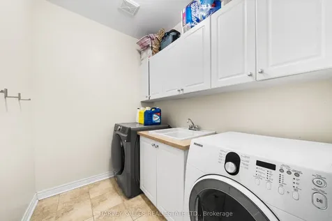 86 Rockland Crescent Whitby ON L1M 0A9
