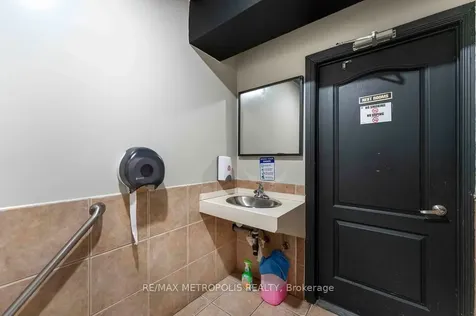 24 Simcoe Street N Oshawa ON L1H 8C1