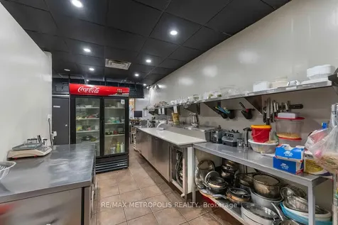 24 Simcoe Street N Oshawa ON L1H 8C1