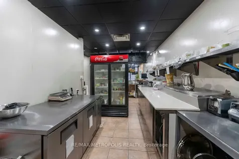 24 Simcoe Street N Oshawa ON L1H 8C1