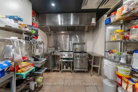 24 Simcoe Street N Oshawa ON L1H 8C1