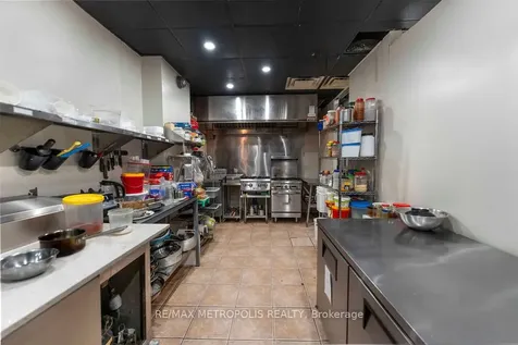 24 Simcoe Street N Oshawa ON L1H 8C1