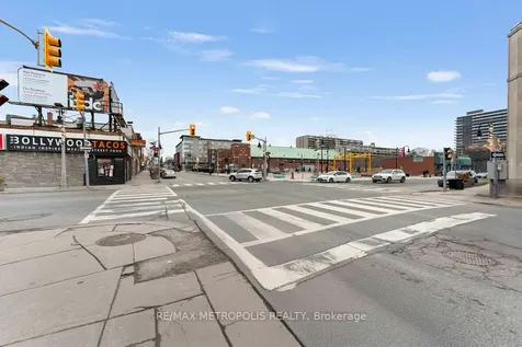 24 Simcoe Street N Oshawa ON L1H 8C1