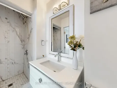 118 Kirker Avenue Toronto ON M1G 1N1