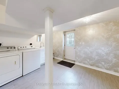 118 Kirker Avenue Toronto ON M1G 1N1