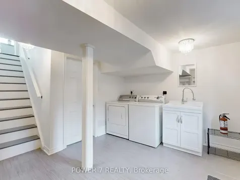 118 Kirker Avenue Toronto ON M1G 1N1