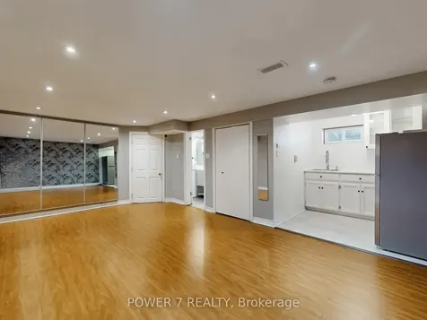 118 Kirker Avenue Toronto ON M1G 1N1