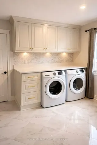 47 Cherryhill Avenue Toronto ON M1C 1W9