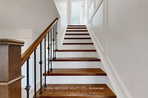 47 Cherryhill Avenue Toronto ON M1C 1W9