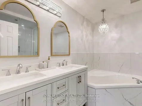 47 Cherryhill Avenue Toronto ON M1C 1W9