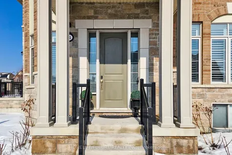 44 Micklefield Avenue Whitby ON L1P 0C4
