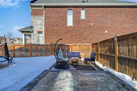 44 Micklefield Avenue Whitby ON L1P 0C4