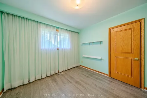 102 Meadowvale Road Toronto ON M1C 1S1