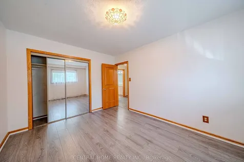 102 Meadowvale Road Toronto ON M1C 1S1