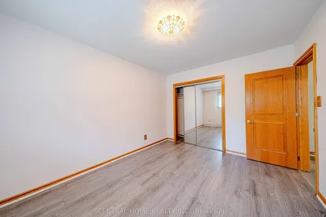 102 Meadowvale Road Toronto ON M1C 1S1