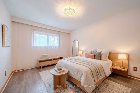 102 Meadowvale Road Toronto ON M1C 1S1