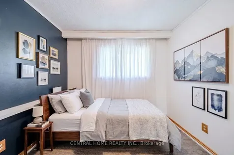 102 Meadowvale Road Toronto ON M1C 1S1
