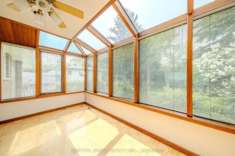 102 Meadowvale Road Toronto ON M1C 1S1