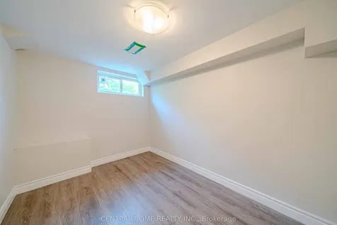 102 Meadowvale Road Toronto ON M1C 1S1