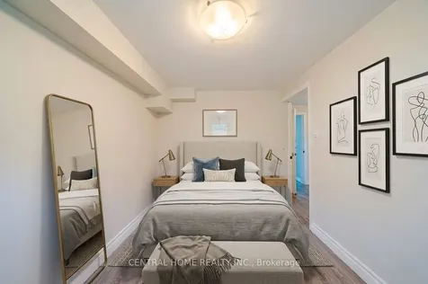 102 Meadowvale Road Toronto ON M1C 1S1