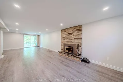 102 Meadowvale Road Toronto ON M1C 1S1