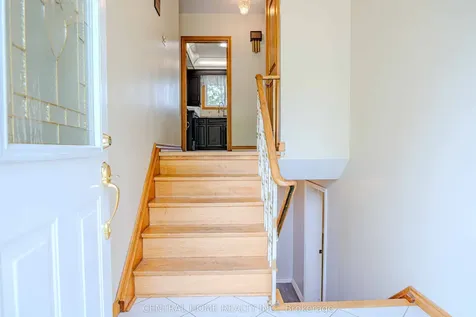 102 Meadowvale Road Toronto ON M1C 1S1